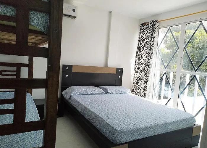 Hostal Isabella Santa Marta 